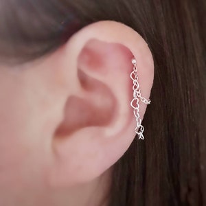 Sterling Silver Heart Chain Helix Cartilage Earring. Single Earring. 925 Silver Chain and Stud. Minimalist. Helix Piercing