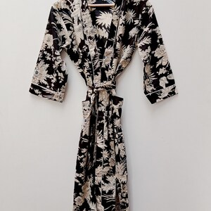 Floral Print robes, bridesmaid kimono robe, floral kimono, Beautiful bridal kimono, Indian floral gown, Indian floral robe, printed organic