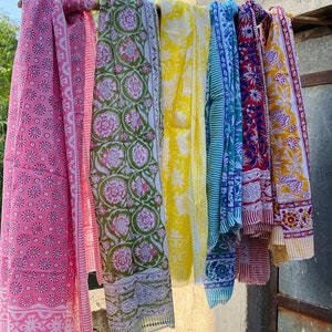 Impresión de bloque de mano india Beach Sarongs Soft Voile Fabric Summer Pareo Lot