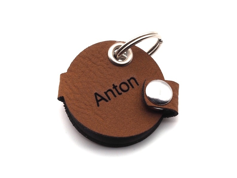 Dog tag bag with push button engraving Brown made of imitation leather engraved on both sides Diameter approx. Ø30mm Circle