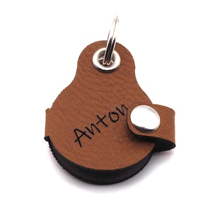 Dog tag bag with push button engraving Brown made of imitation leather engraved on both sides Diameter approx. Ø30mm Birnenförmig