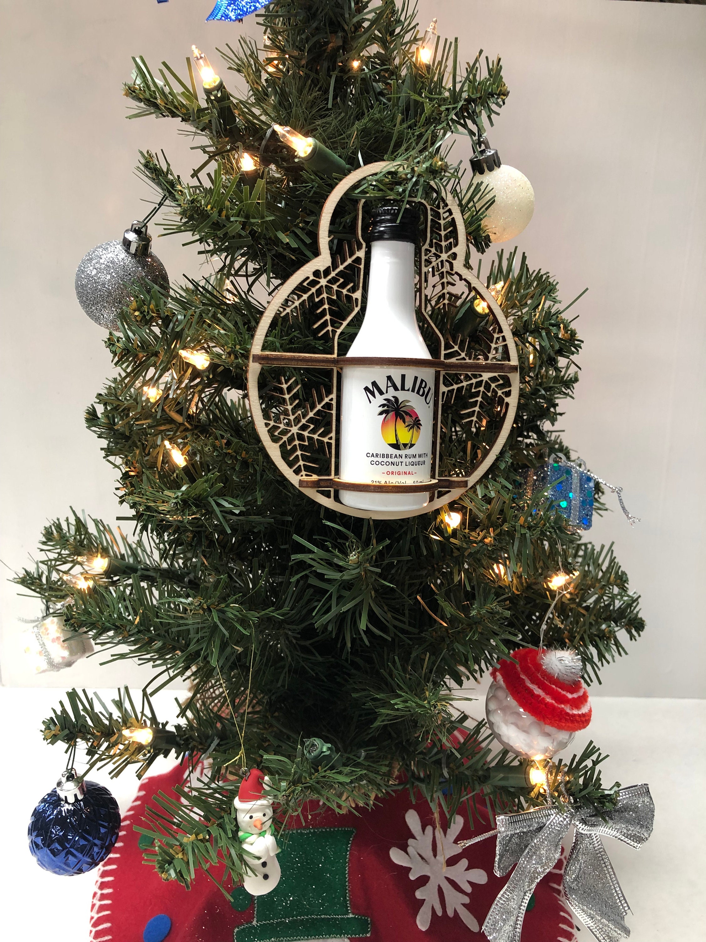glass bottles to hold liquor