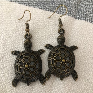 Unique handmade turtle earrings, charming gift for a dear friend, cute earrings, precious turtle shaped earrings