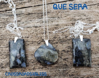 QUE Sera Chic Gemstone Pendant 925 Sterling Silver chain