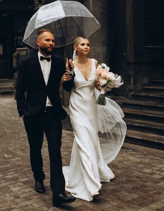 chinese dress ladies Crepe Lace Corset Wedding Dress with Floral Cathedral Train – ML122 –  Viniodress