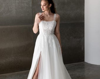 Prinzessin Brautkleid, ärmelloses Braut Spitzenkleid, Zartes Brautkleid mit Schlitz, Maxi-Länge A-Linie Silhouette Kleid mit quadratischem Ausschnitt