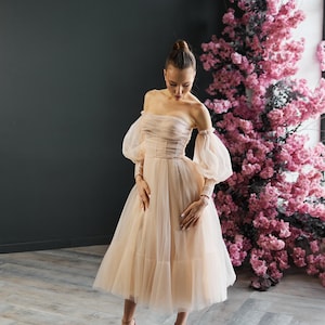 Tüll Brautkleid: Puffärmel Midi Brautkleid