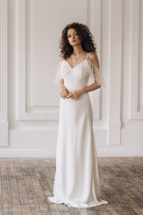 Shop Alaia | Sophisticated Modern Gown by Pronovias | Esposa Group