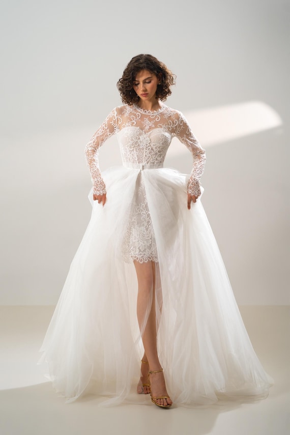 Mini Wedding Dress With Detachable Train: Guipure Lace 2-in-1