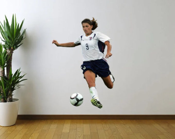 Mia Hamm Inspired Female Soccer Player Wall Decal – Girls Sports Wall Art Sticker for Bedroom, Teen Room, Game Room Decor