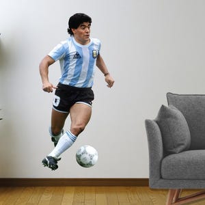 Décalcomanie murale amovible et réutilisable Diego Maradona - Légende du football argentine intégrale du corps pour salle de jeux, décoration de sport, cadeau de fan de football