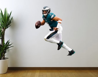 Jalen Hurts Football Player Wandtattoo - Action Sport Wandaufkleber für Schlafzimmer, Spielzimmer, Teen Dekor