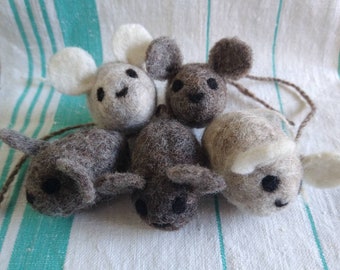 Needle felted natural Ryeland sheep wool mouse  cat toy