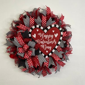 Valentine&#39;s Day Wreath, Front Door Wreath, Heart Wreath, Happy Valentine&#39;s Day, Mesh Wreath,