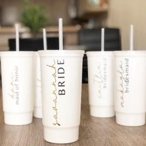 Tazze di addio al nubilato personalizzate - Tazze di plastica per feste con coperchio e cannuccia - Tazze riutilizzabili su misura - Coppa favore estetica addio al nubilato