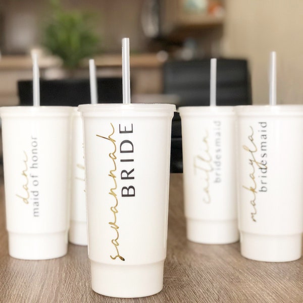 Personalized bachelorette cups - Plastic party cups with lid and straw - Custom made reusable cups - Aesthetic Bachelorette favor cup