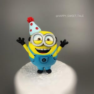 Minion cake topper, Fondant minion cake topper, Minion party, Minion birthday, Birthday party decor minion, fondant minion, Minion cake
