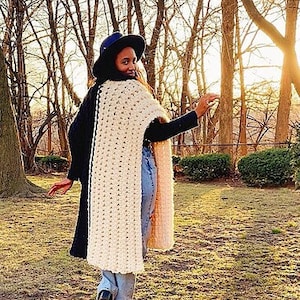 DIGITAL PATTERN, Weighted Crochet Poncho, Jumbo Weight, Poncho, Shoulder Cozy, Ruana, Crochet Pattern, Advanced Beginner Crochet Pattern PDF