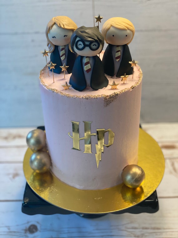 Cake Topper Harry Potter  Decoraciones de fiesta harry potter,  Manualidades de harry potter, Fiesta harry potter