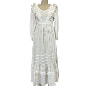 white eyelet cotton dress boho lace Edwardian wedding dress xs
