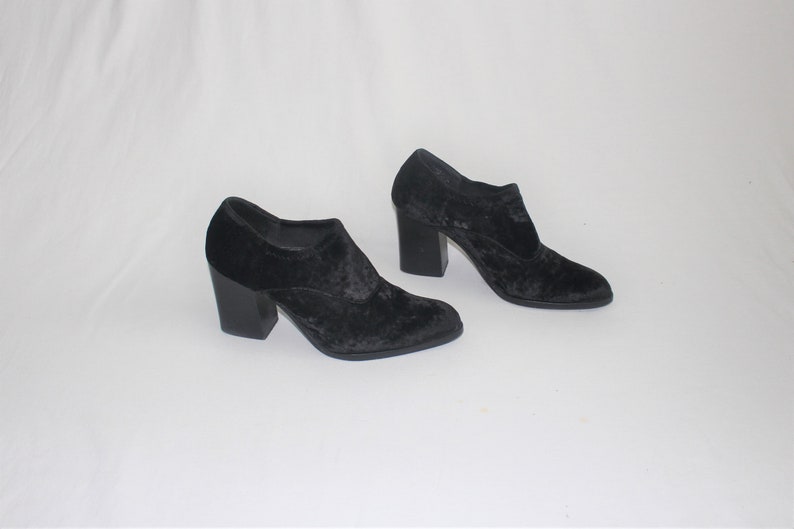 black velvet pumps