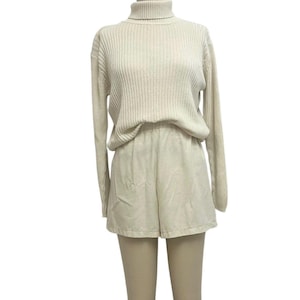 ribbed knit turtleneck sweater 90s vintage minimalist cropped pull over turtle neck jumper M