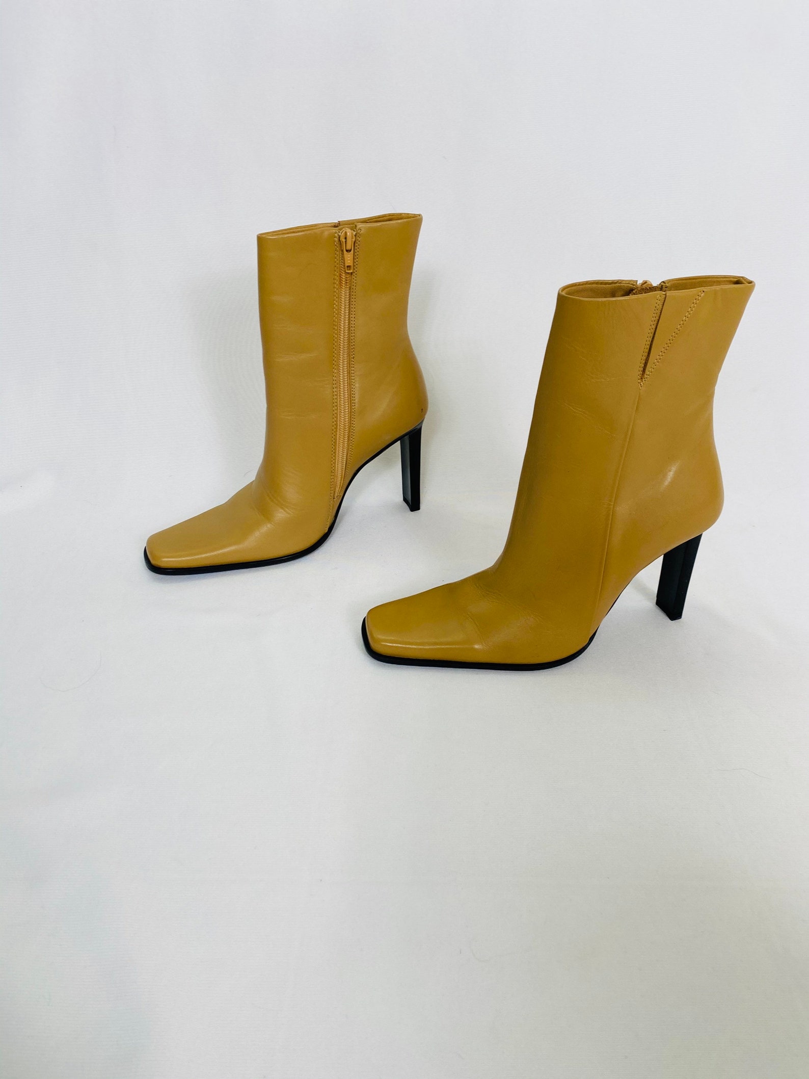 square toe heels 90s