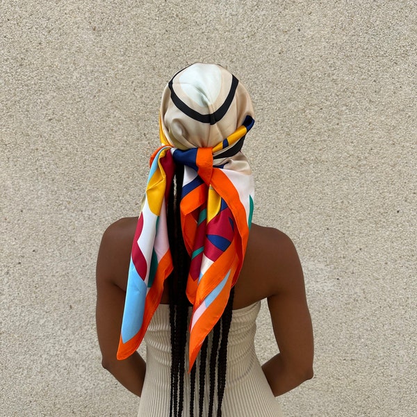 Colorful satin cloth to protect Afro hair and curls