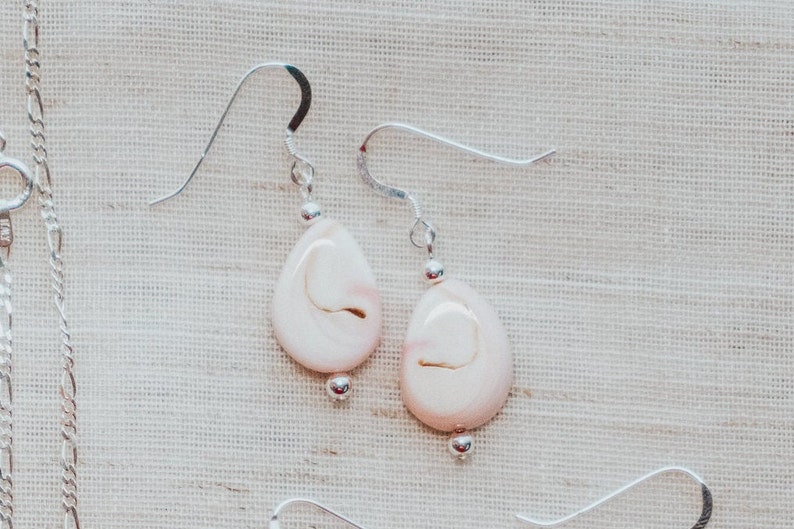 Gifts for Her Queen Conch Schell Earrings Small Conch Earrings Pink Shell Earrings Sterling Silver Gifts for Women Natural Queen Conch