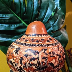Traditional Vintage Peruvian Storyteller XL Folk Art  Hand Carved Gourd Bowl, Peru Folk Art Carved Gourd Bowl, Large Peru Folk Bowl