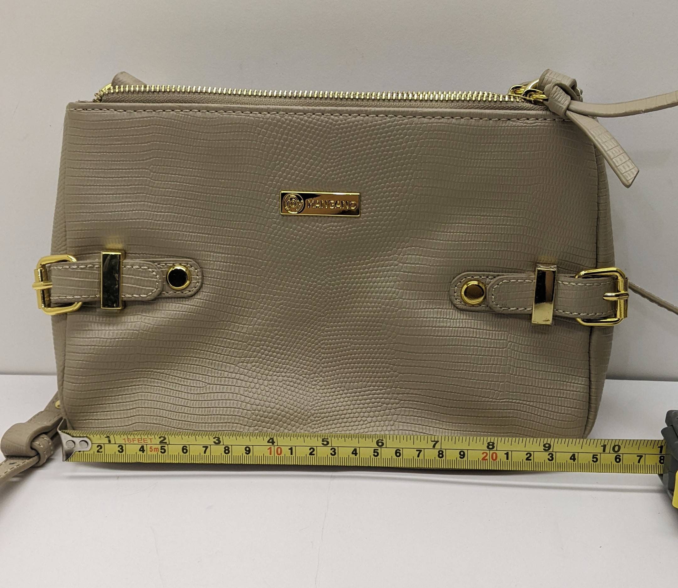 Umwerfende Joy Mangano Taupe Crossbody Leder Handtasche Handtasche mit verstellbarem Riemen schone Crossbody Lederhandtasche von Joy Magano Gold Etsy