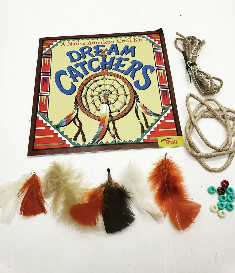 Vintage 1990s Kid/'s Native American Dreamcatcher Arts and Crafts Kit American Indian Make Your Own Dream Catcher Feathers Beads How to Book