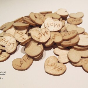 Pz. 80  Cuori in legno naturale LOVE