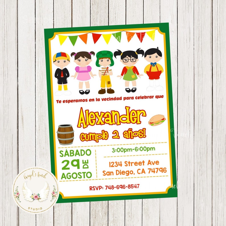 Puede incluir: Una invitaci&oacute;n de cumplea&ntilde;os verde y amarilla con una imagen de dibujos animados de ni&ntilde;os del programa 'El Chavo del Ocho'. La invitaci&oacute;n dice 'Te esperamos en la vecindad para celebrar que Alexander cumple 2 a&ntilde;os!' e incluye la fecha, la hora y el lugar de la fiesta.