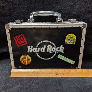 Travel Poker chip set, Metal case from Hard Rock Cafe, Hologram Sticker image 8