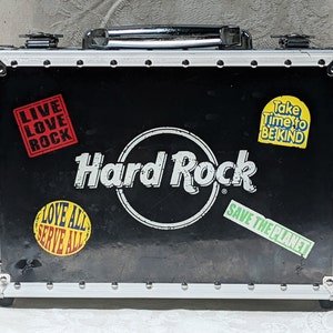 Travel Poker chip set, Metal case from Hard Rock Cafe, Hologram Sticker image 2