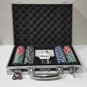 Travel Poker chip set, Metal case from Hard Rock Cafe, Hologram Sticker image 1