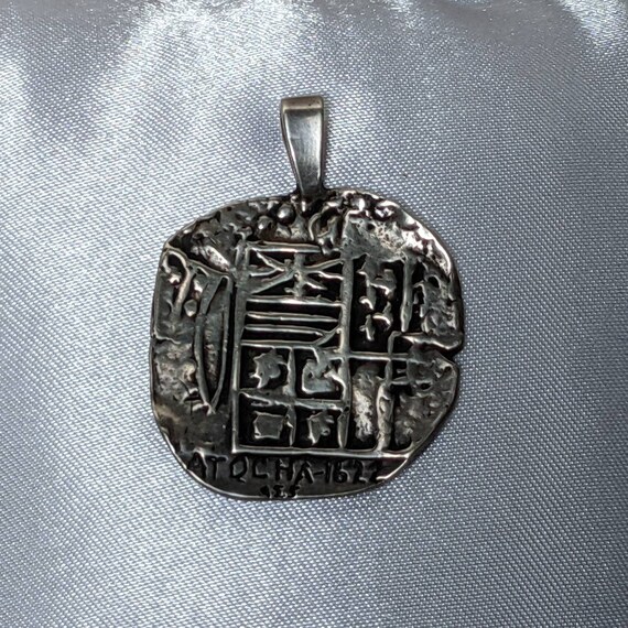 Treasure coin pendant Replica of 1622 Atocha shipwre… - Gem