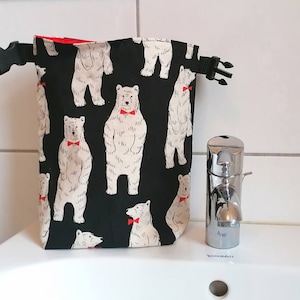 Rolltop-Kulturbeutel Eisbären mit roter beschichteter Baumwolle von blåbär handmade