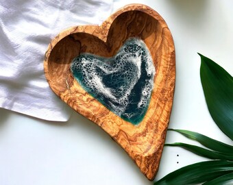 Personalized Ocean Resin Heart Ring Dish Engagement Gift Wedding Gift Valentines Day Mothers Day Gift Olive Wood Resin Dish Sea Ring Dish