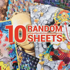 Könnte beinhalten: Nahaufnahme eines Stapels bunter psychedelischer Löschpapierbögen. Die Bögen zeigen verschiedene Designs, darunter eine Comicfigur, eine Gottheit und geometrische Muster. Der Text "10 RANDOM SHEETS" ist in der Mitte des Bildes sichtbar.