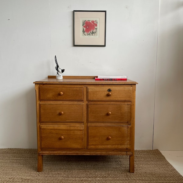 Vintage 1950s oak compact chest of drawers / sideboard