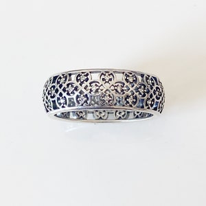 New and Authentic Intricate Lattice Clear CZ 190955CZ Ring