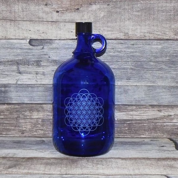 Blauglas 2 Liter Henkelflasche mit Blume des Lebens V4