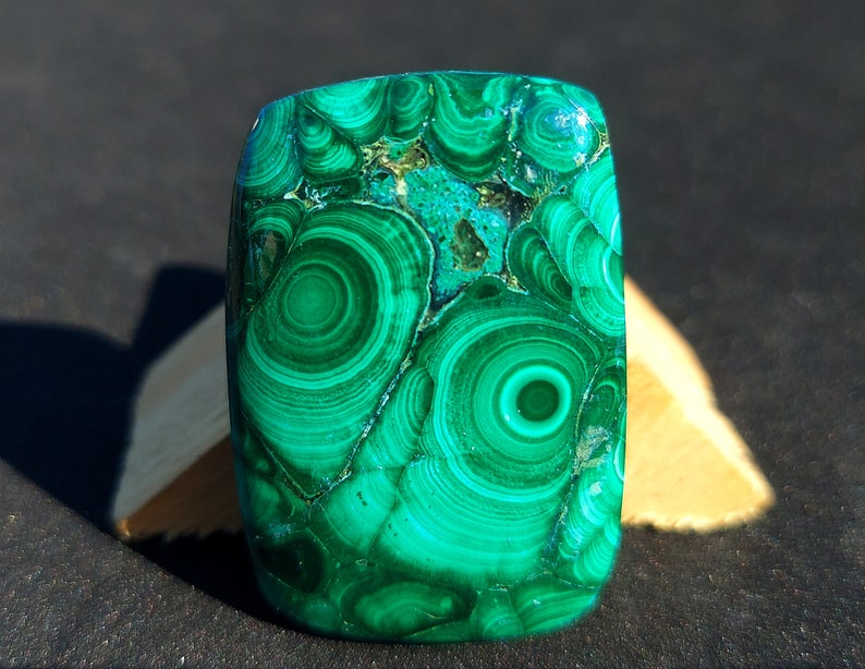 Cabochon di pietra preziosa di malachite naturale, pietra preziosa rara, cabochon di pietra preziosa di malachite verde naturale 38x26x6MM, 81 Carat
