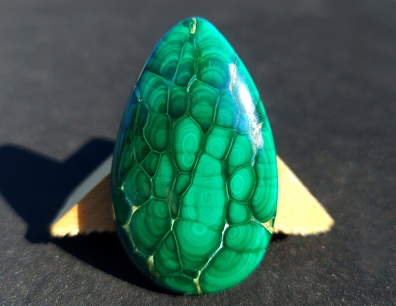 malachite gemstone, malachite cabochon, green malachite, designer malachite, rare malachite, protective gem, heart opener, travelers stone, quick healing,
Helps with menstrual cramps﻿, talisman for travelers