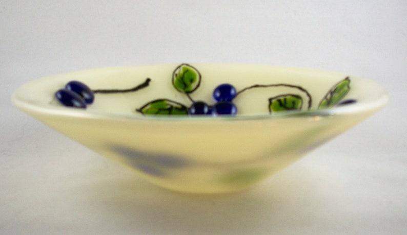 Fused art glass 7 bowl with leaves and berries