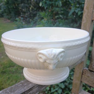 Wedgwood edme large rams heads bowl