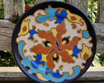 Regina Gouda earthenware art deco wall plate