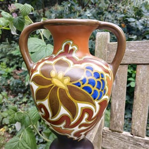 Large Gouda earthenware vase, South Holland, with handles.